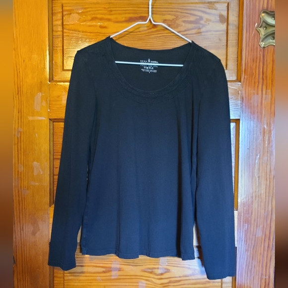 2/$20 Neon Buddha Long Sleeve Shirt Black Ruffle Neck Size Small Neutral - Picture 1 of 6